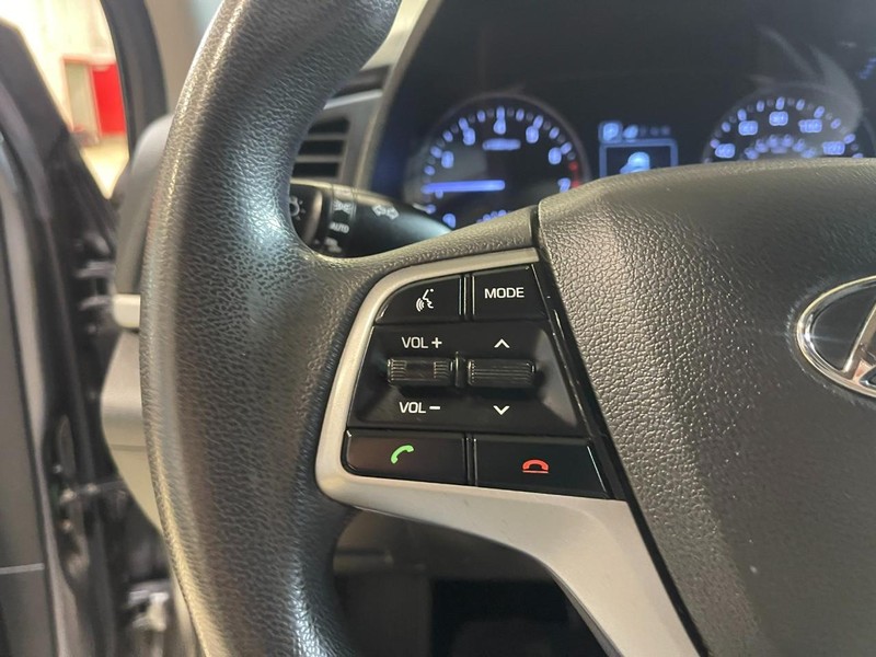 Hyundai Elantra Vehicle Image 22