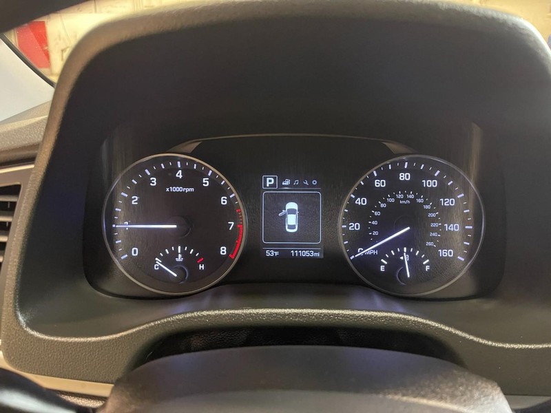 Hyundai Elantra Vehicle Image 26