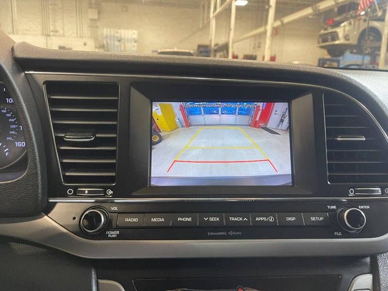 Hyundai Elantra Vehicle Image 29