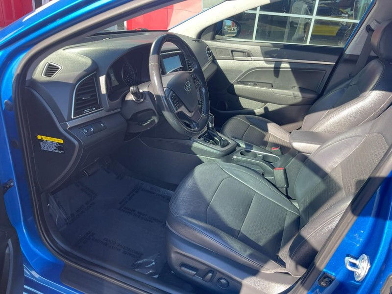 Hyundai Elantra Vehicle Image 13