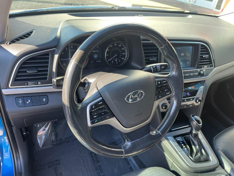 Hyundai Elantra Vehicle Image 16