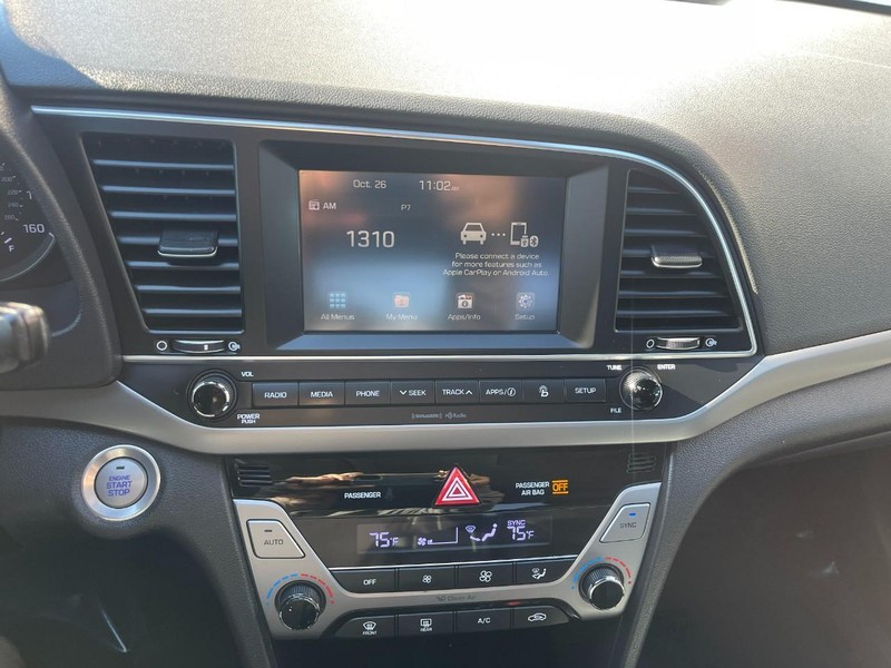 Hyundai Elantra Vehicle Image 24