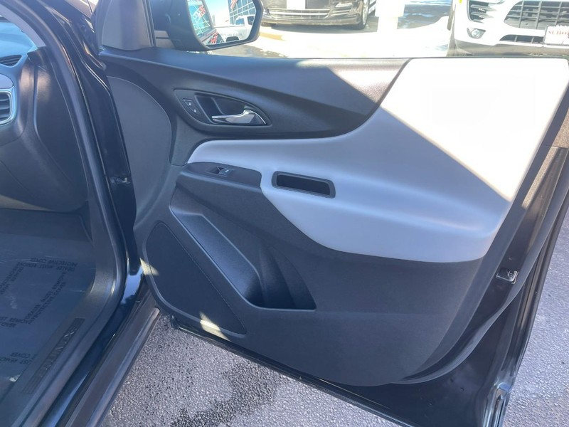 Chevrolet Equinox Vehicle Image 08