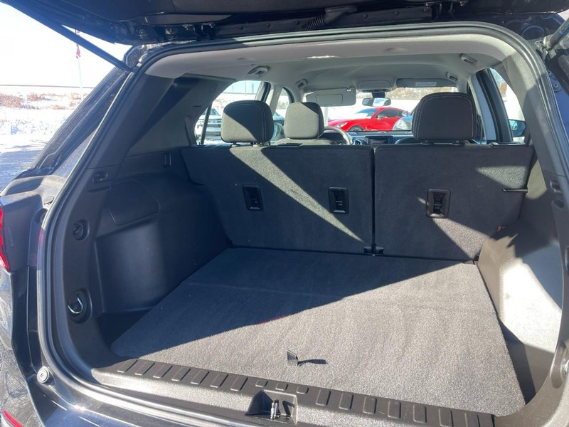 Chevrolet Equinox Vehicle Image 12