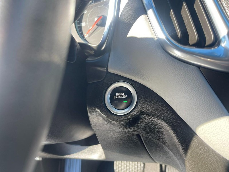 Chevrolet Equinox Vehicle Image 21