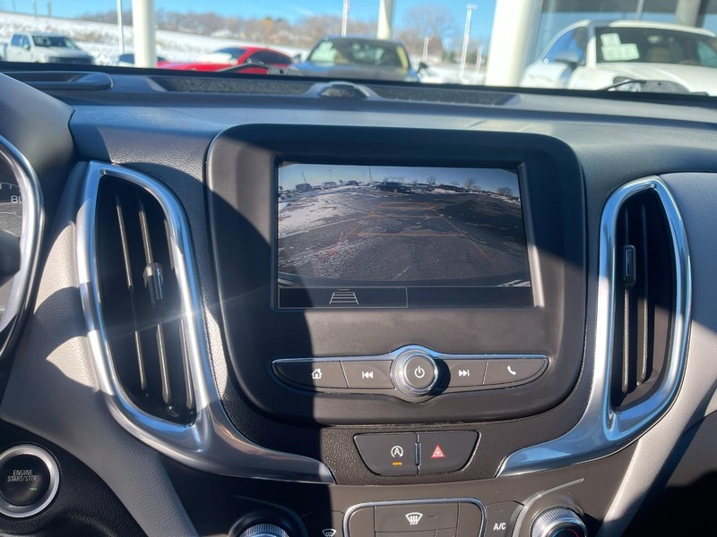 Chevrolet Equinox Vehicle Image 24