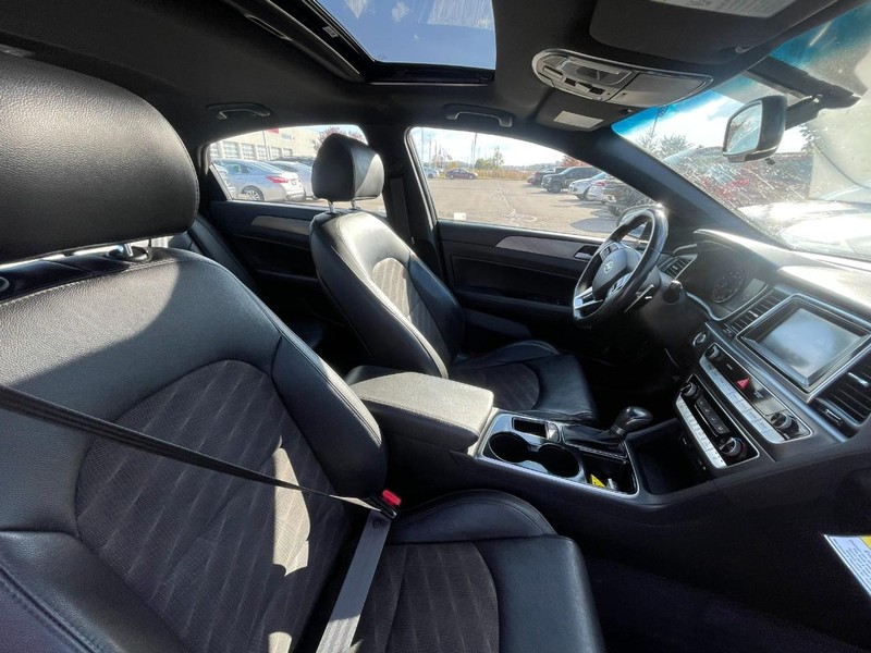 Hyundai Sonata Vehicle Image 04