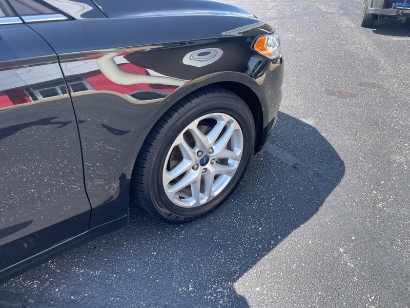 Ford Fusion Vehicle Image 05