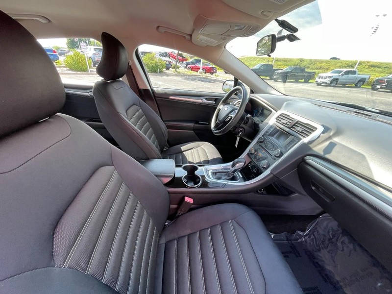Ford Fusion Vehicle Image 07