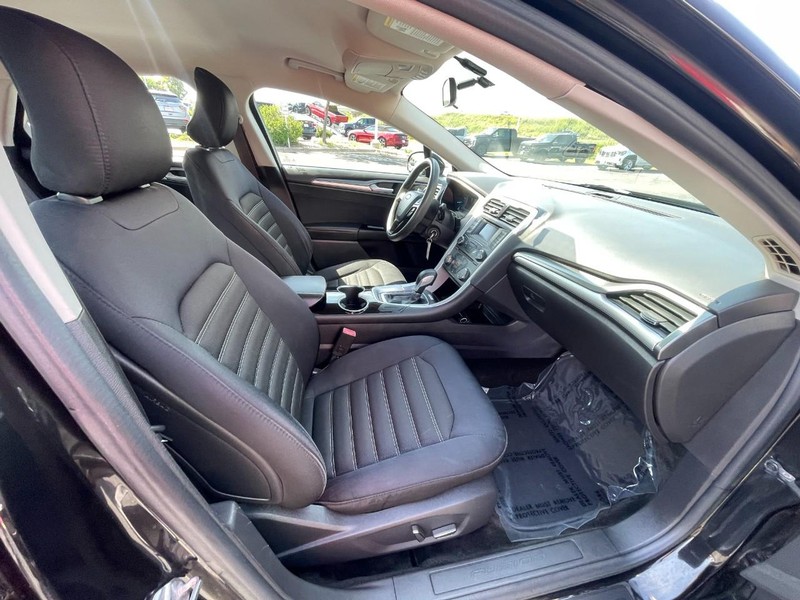 Ford Fusion Vehicle Image 08