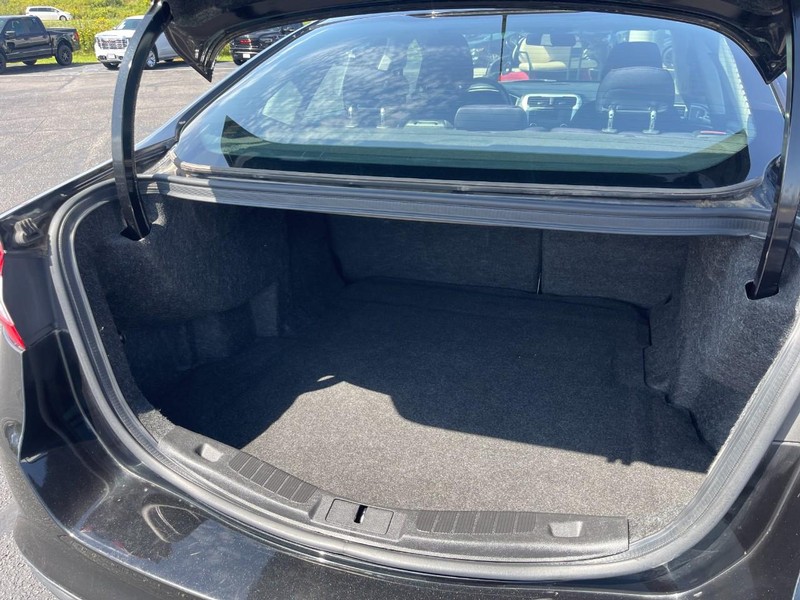 Ford Fusion Vehicle Image 13