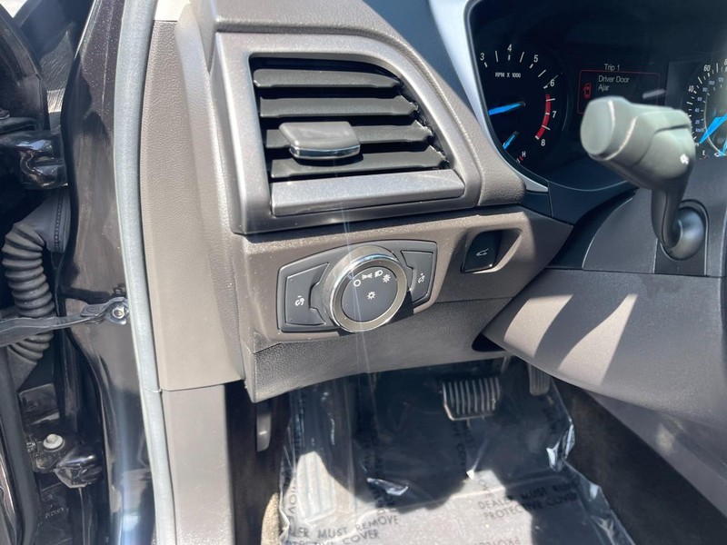 Ford Fusion Vehicle Image 18
