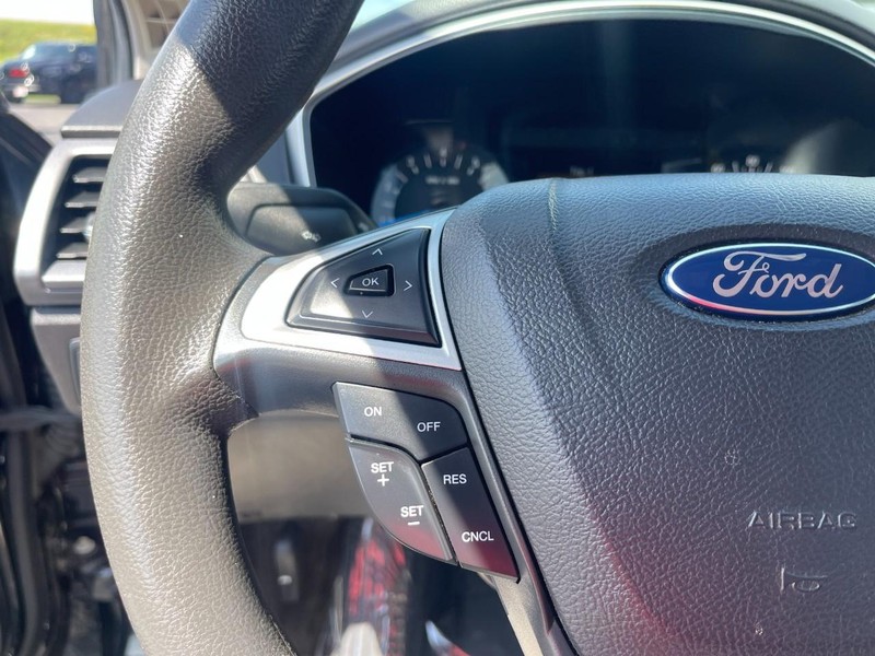 Ford Fusion Vehicle Image 20