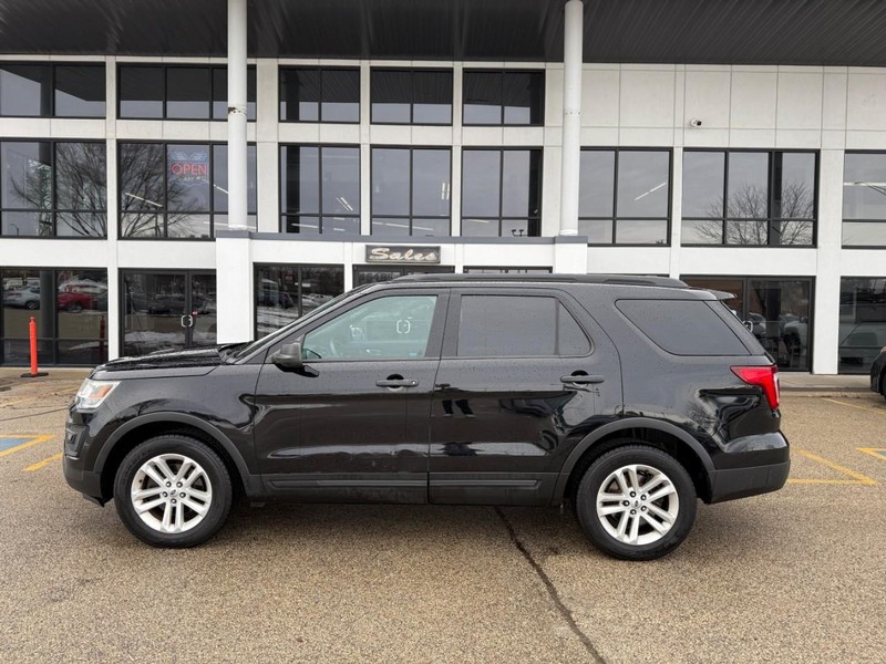 Ford Explorer Vehicle Image 08