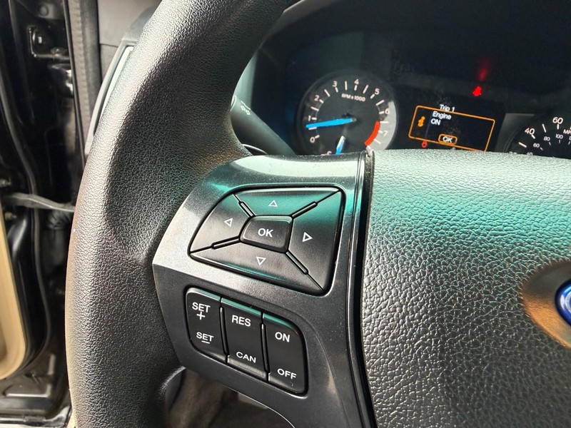 Ford Explorer Vehicle Image 23