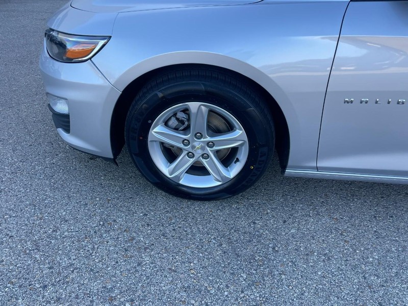 Chevrolet Malibu Vehicle Image 06