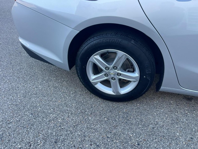 Chevrolet Malibu Vehicle Image 08