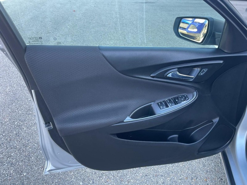 Chevrolet Malibu Vehicle Image 19