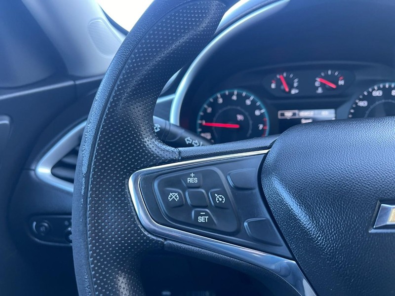 Chevrolet Malibu Vehicle Image 21