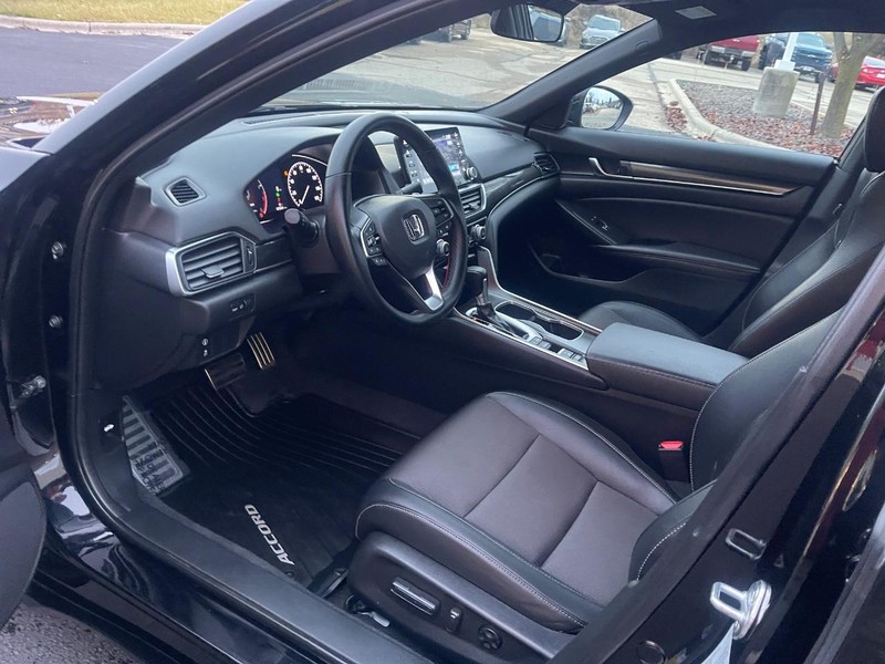Honda Accord Sedan Vehicle Image 10