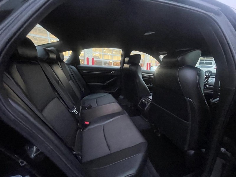 Honda Accord Sedan Vehicle Image 12