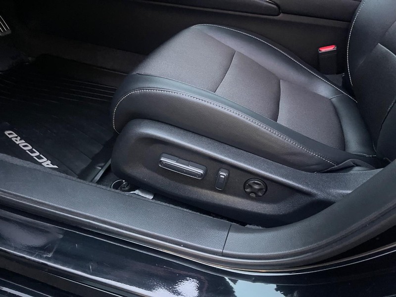 Honda Accord Sedan Vehicle Image 15