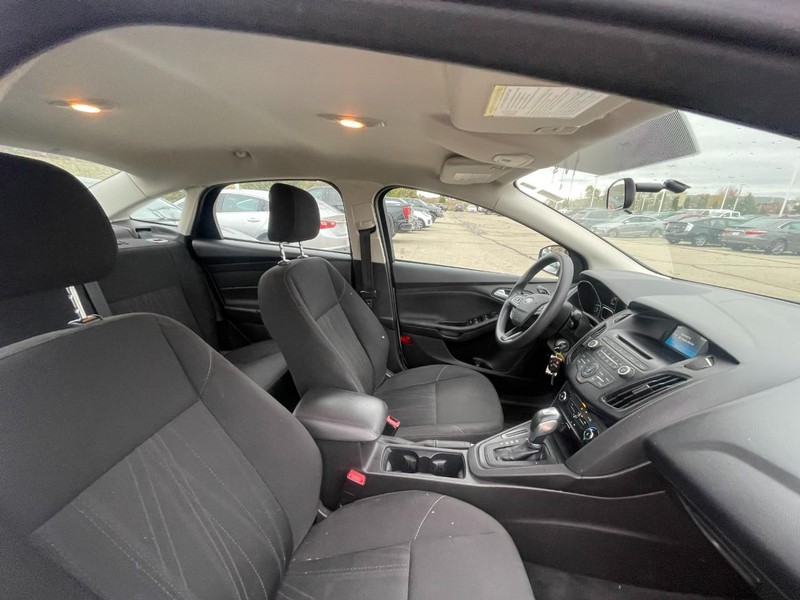 Ford Focus Vehicle Image 03