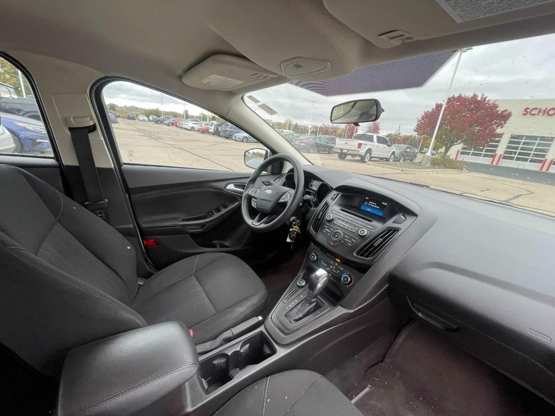 Ford Focus Vehicle Image 04