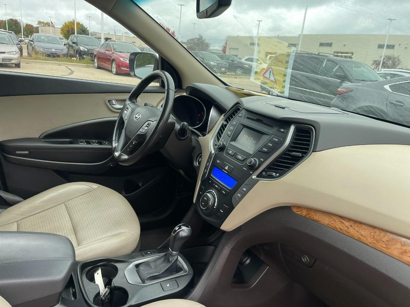 Hyundai Santa Fe Sport Vehicle Image 02