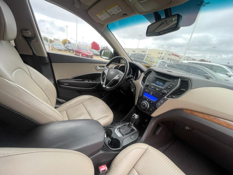 Hyundai Santa Fe Sport Vehicle Image 05