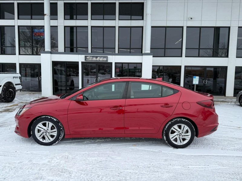 Hyundai Elantra Vehicle Image 08