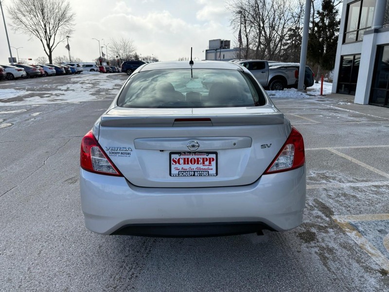 Nissan Versa Sedan Vehicle Image 06