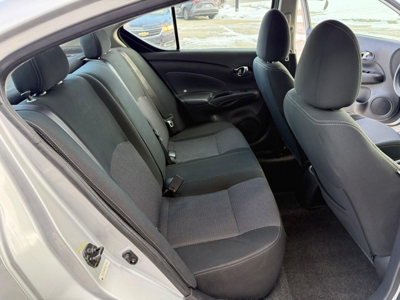Nissan Versa Sedan Vehicle Image 13