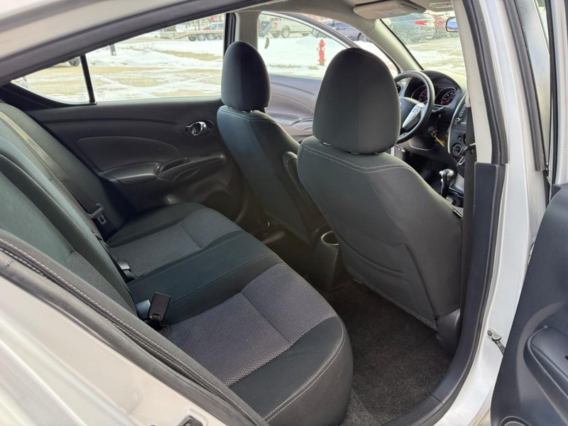 Nissan Versa Sedan Vehicle Image 14