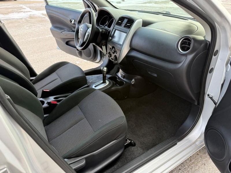 Nissan Versa Sedan Vehicle Image 16