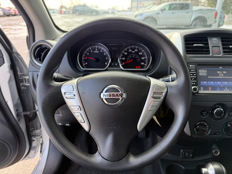 Nissan Versa Sedan Vehicle Image 17