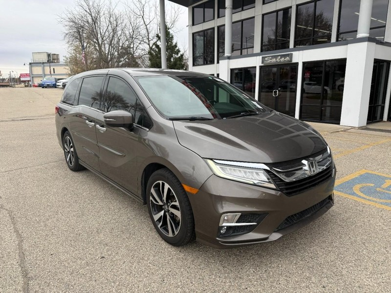2018 Honda Odyssey Elite photo 2