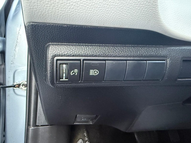 Toyota Corolla Vehicle Image 17