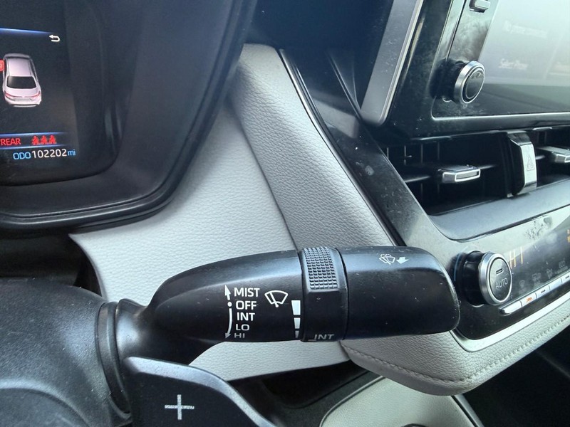 Toyota Corolla Vehicle Image 21