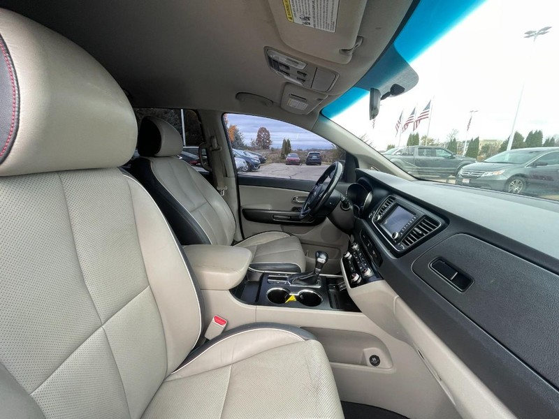 Kia Sedona Vehicle Image 03
