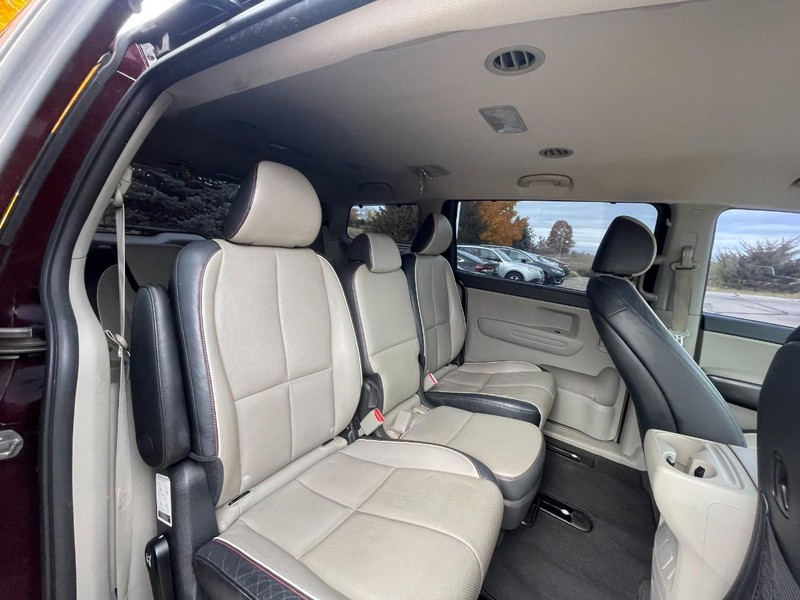 Kia Sedona Vehicle Image 04