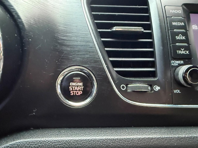 Kia Sedona Vehicle Image 25