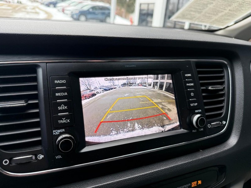 Kia Sedona Vehicle Image 27