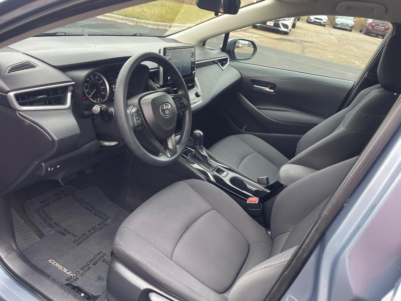 Toyota Corolla Vehicle Image 12