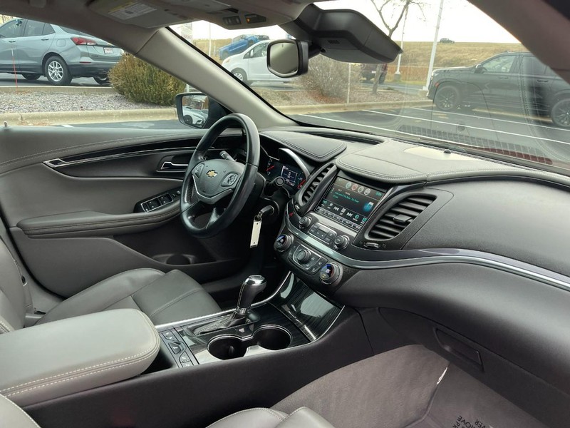 Chevrolet Impala Vehicle Image 09