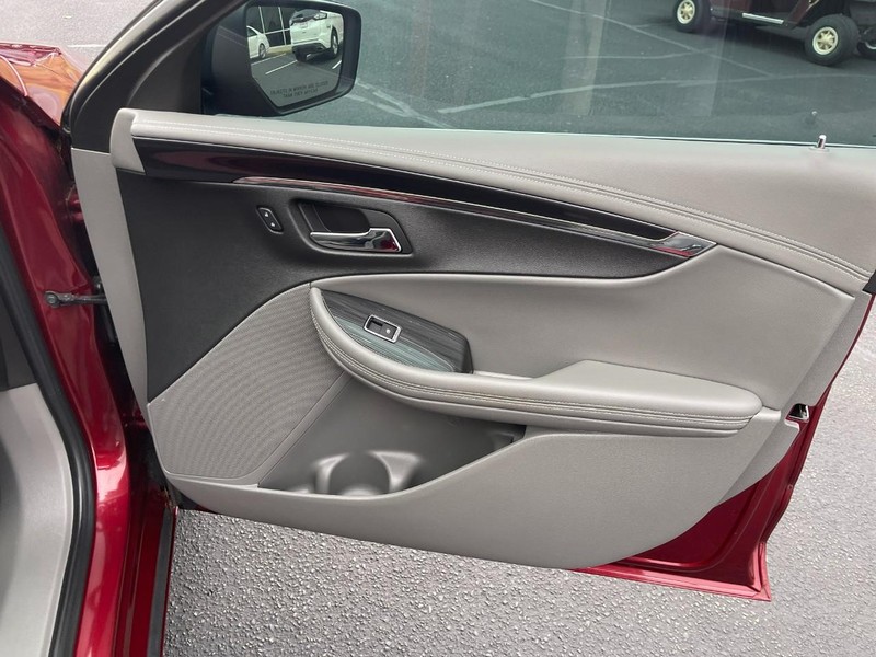 Chevrolet Impala Vehicle Image 11