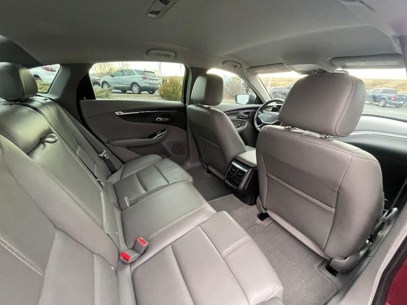 Chevrolet Impala Vehicle Image 13