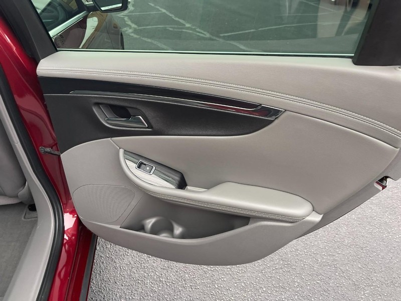 Chevrolet Impala Vehicle Image 14