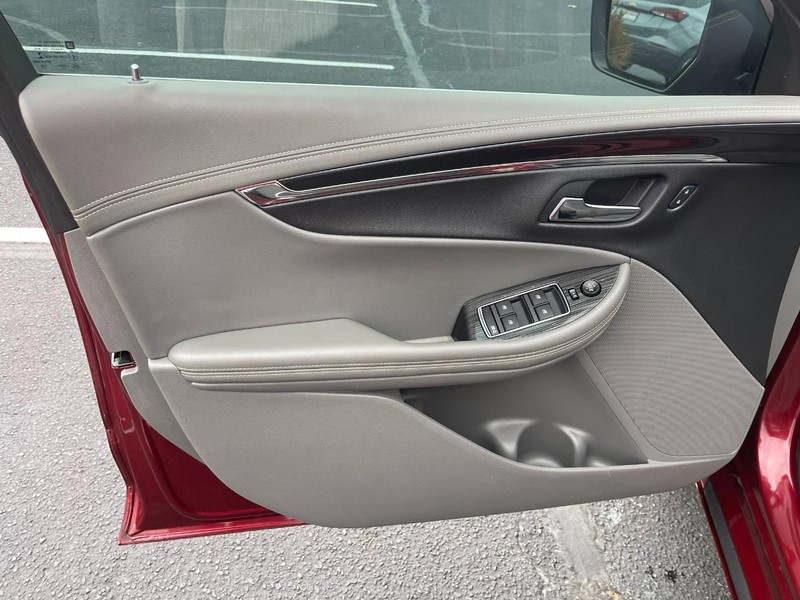 Chevrolet Impala Vehicle Image 19