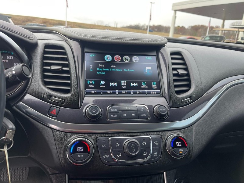 Chevrolet Impala Vehicle Image 22